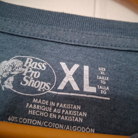 Bass Pro Shops Tshirt - Picture 3 of 4